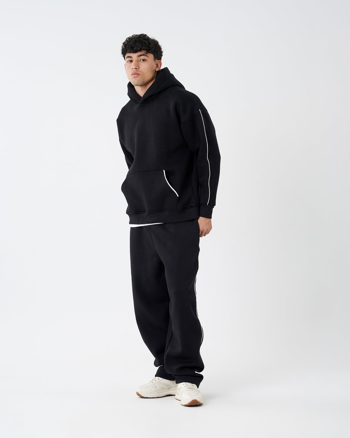 BLACK HOODIE SINGLE STRIPE SWEATSHIRT