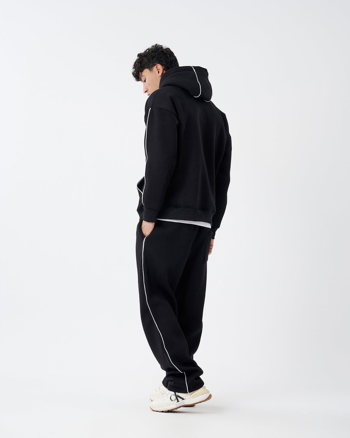 BLACK HOODIE SINGLE STRIPE SWEATSHIRT