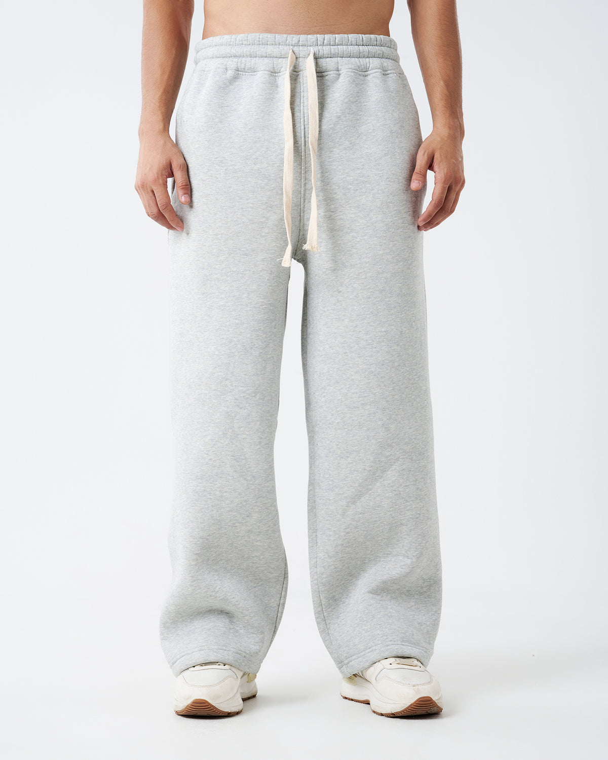 gray bagy sweatpants