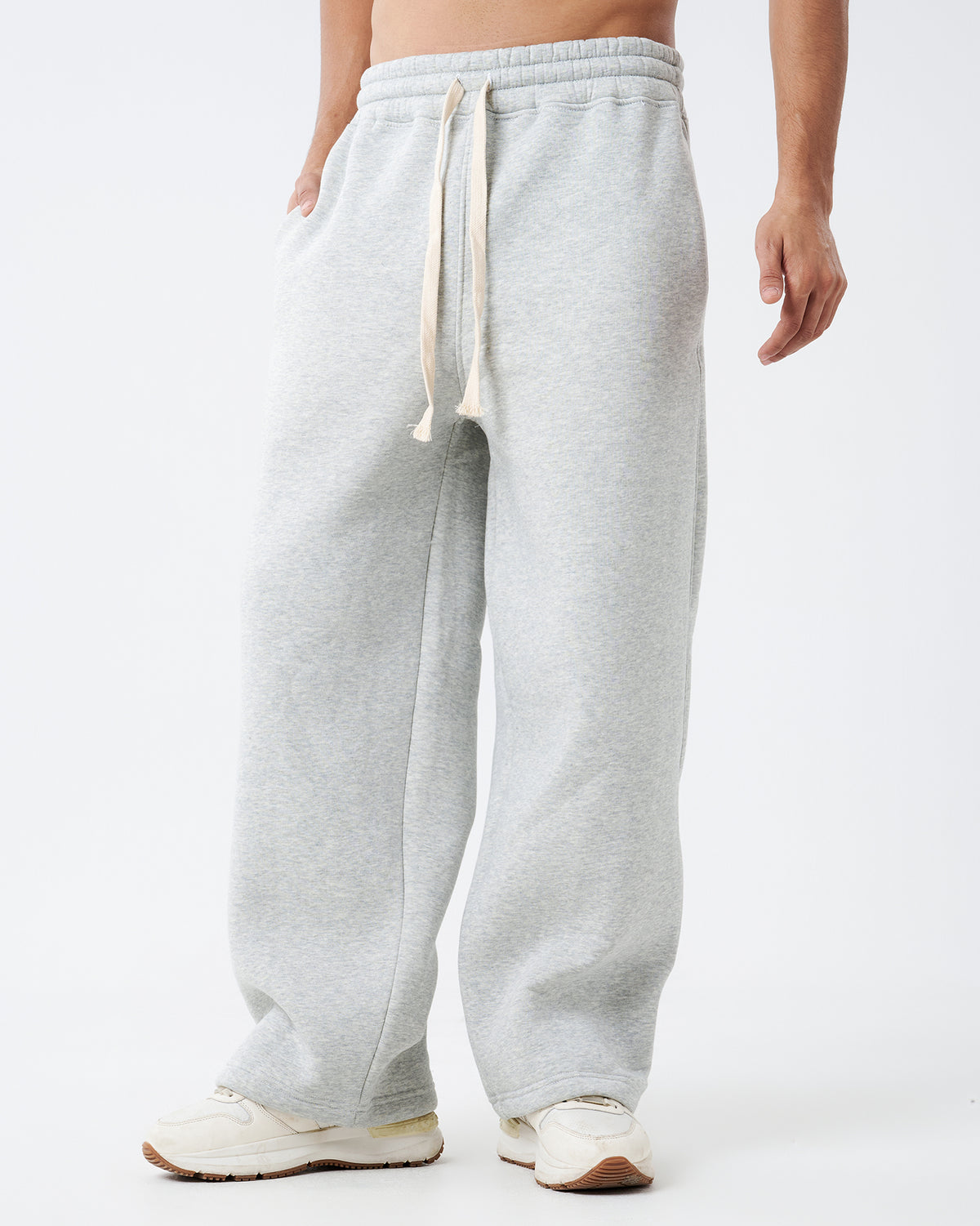 gray bagy sweatpants