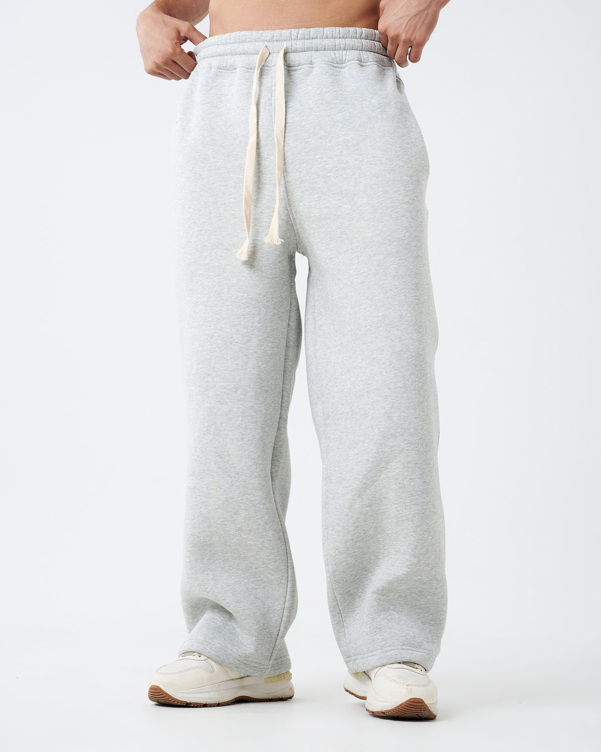 gray bagy sweatpants