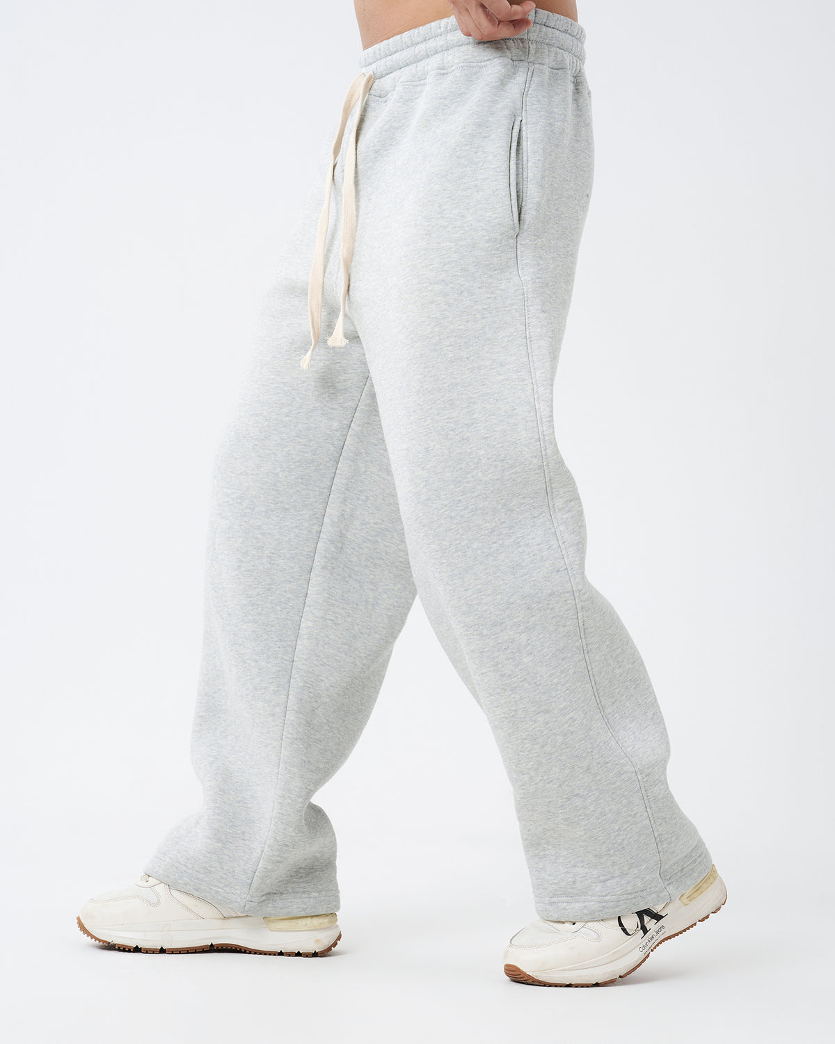 gray bagy sweatpants
