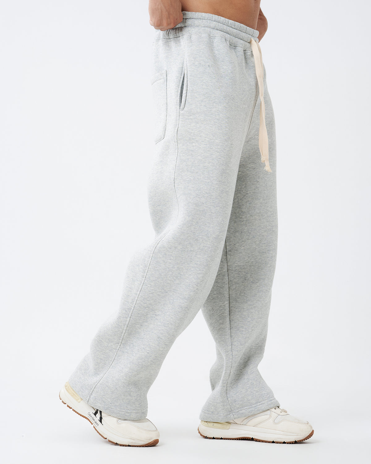 gray bagy sweatpants