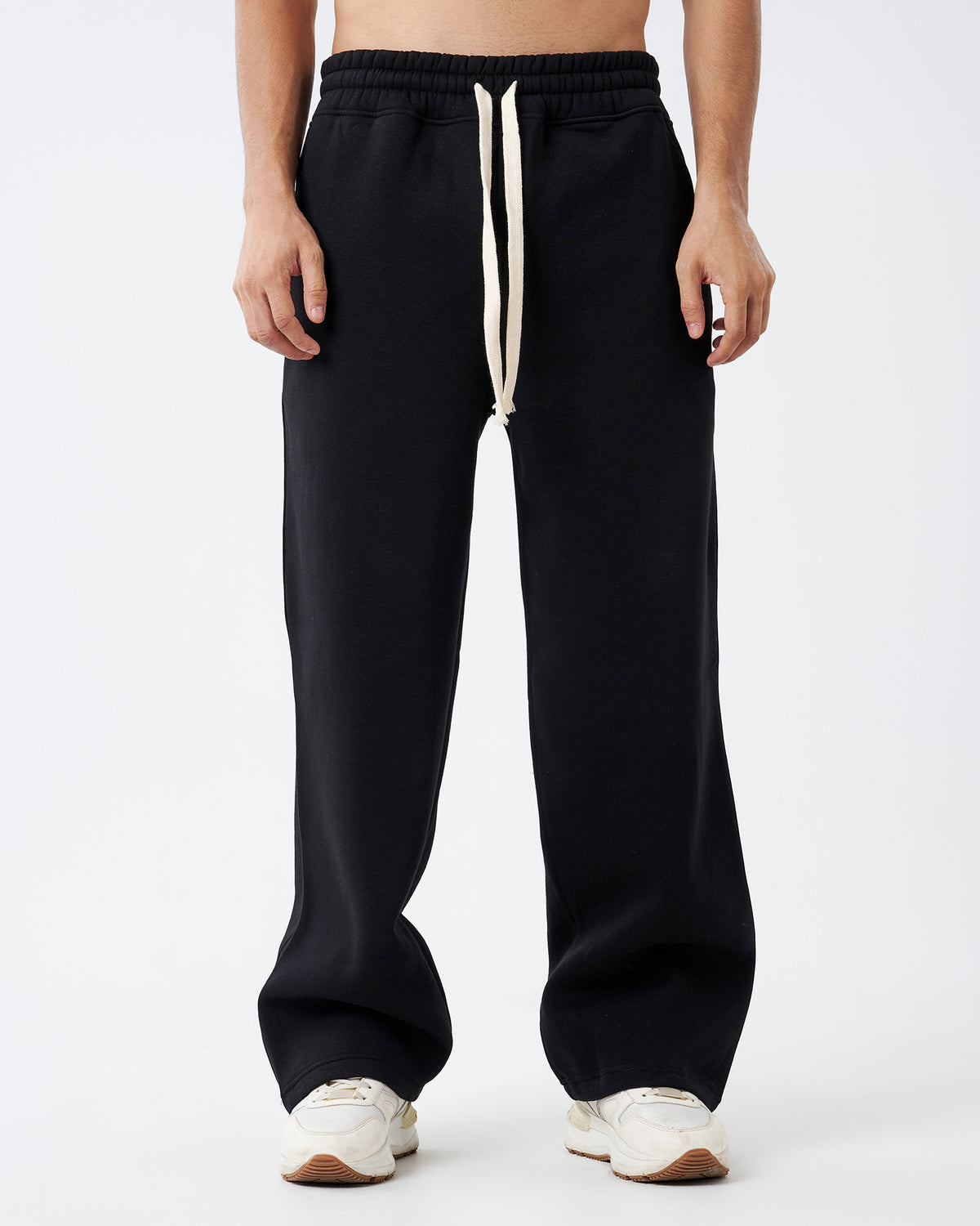black bagy sweatpants