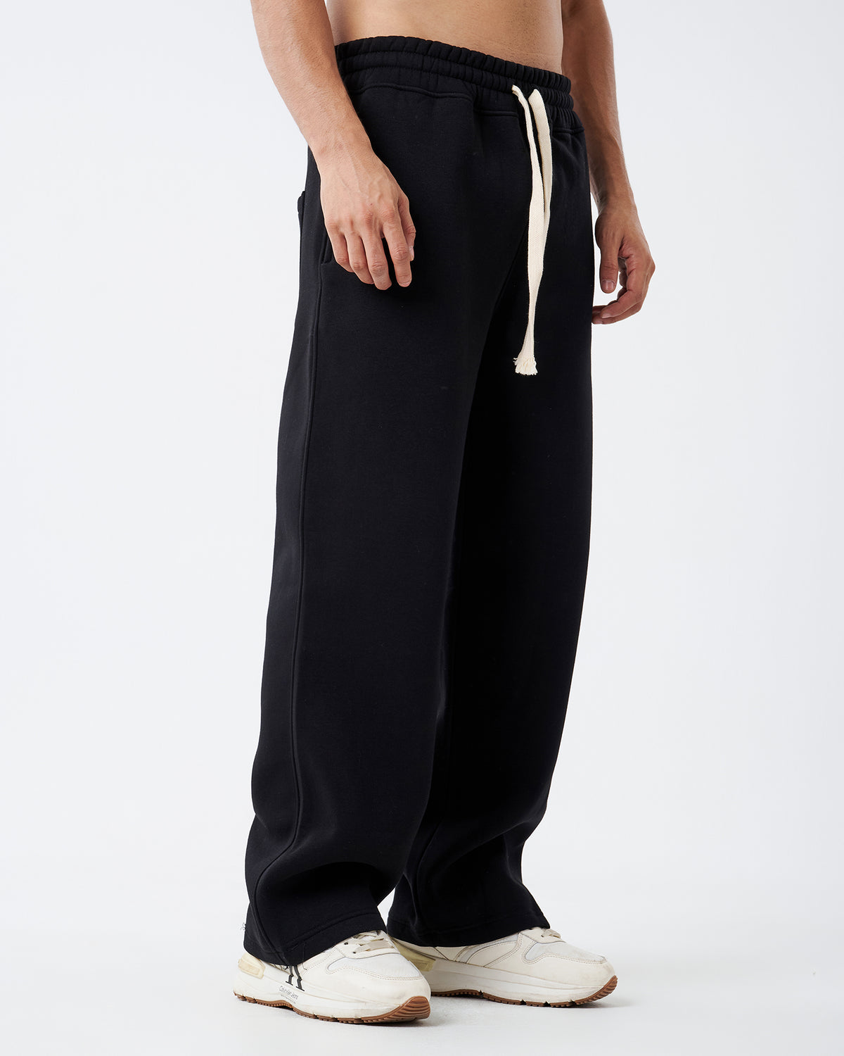 black bagy sweatpants