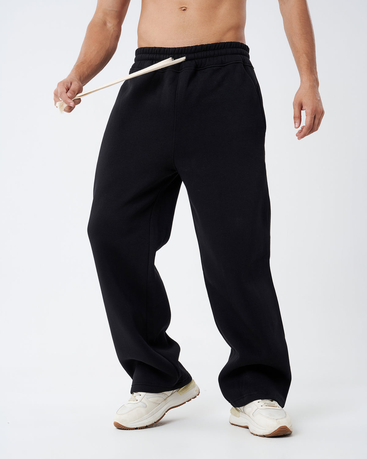 black bagy sweatpants
