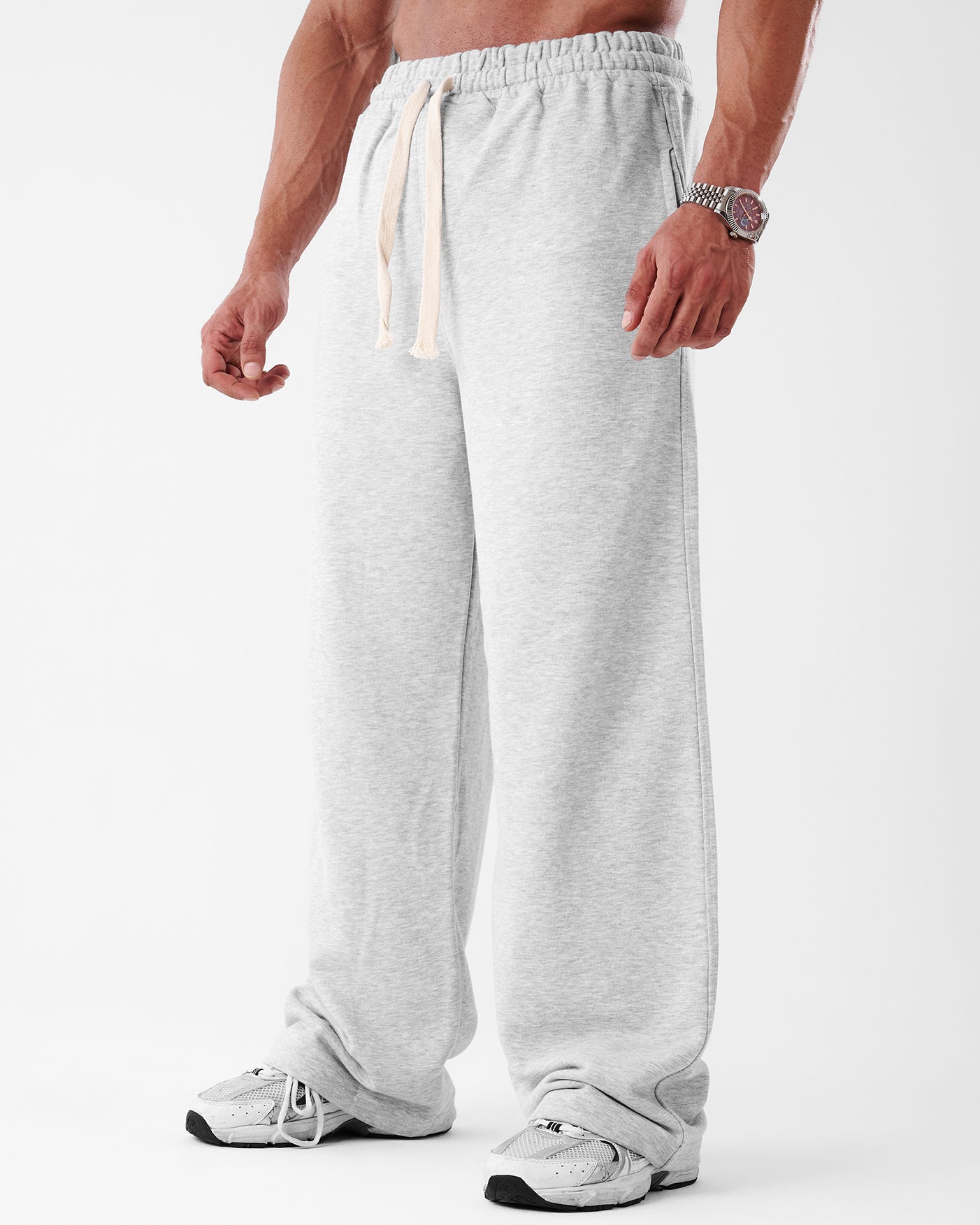 gray bagy sweatpants
