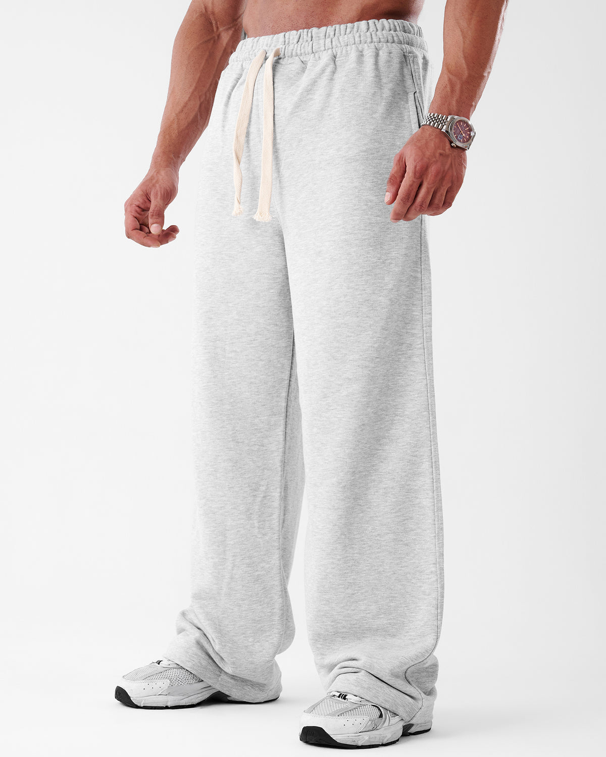 gray bagy sweatpants