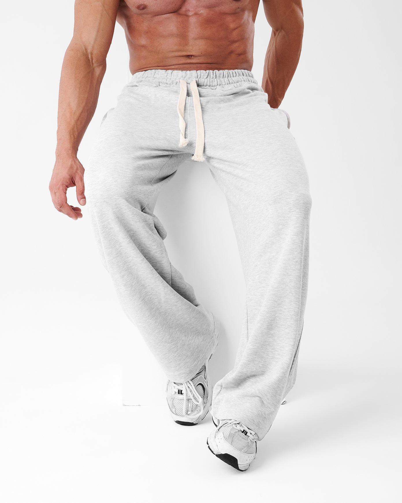 gray bagy sweatpants