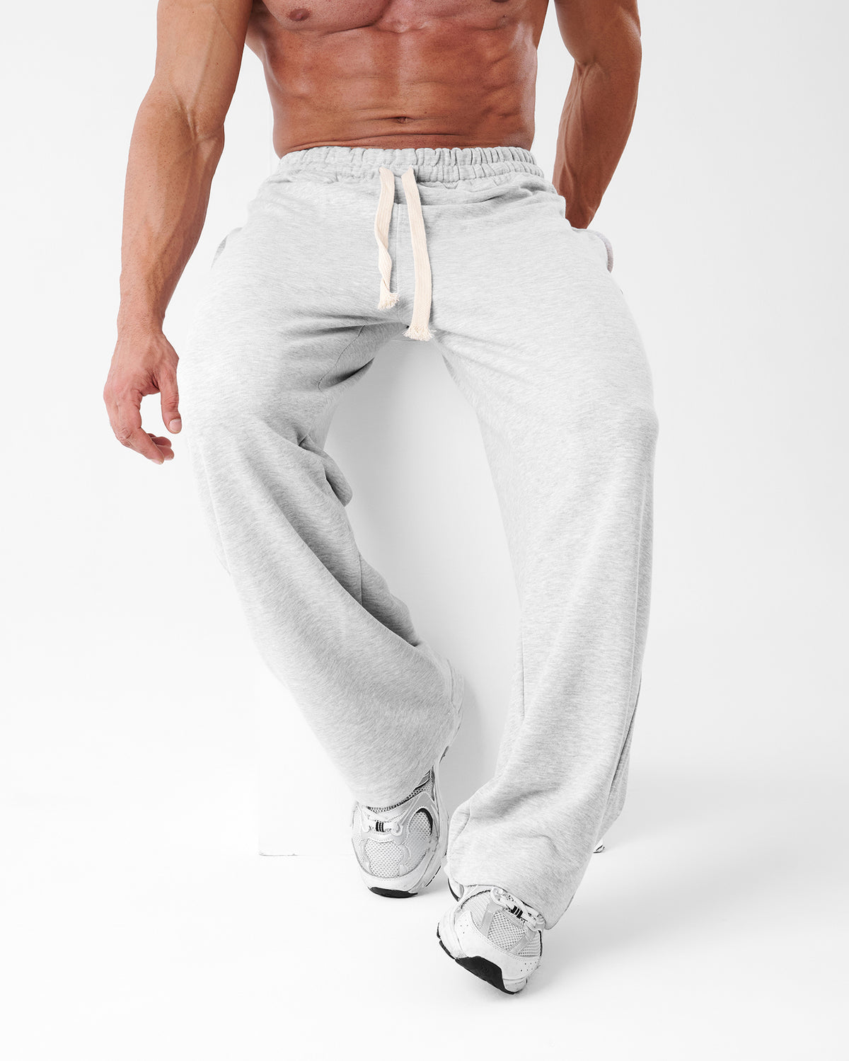 gray bagy sweatpants