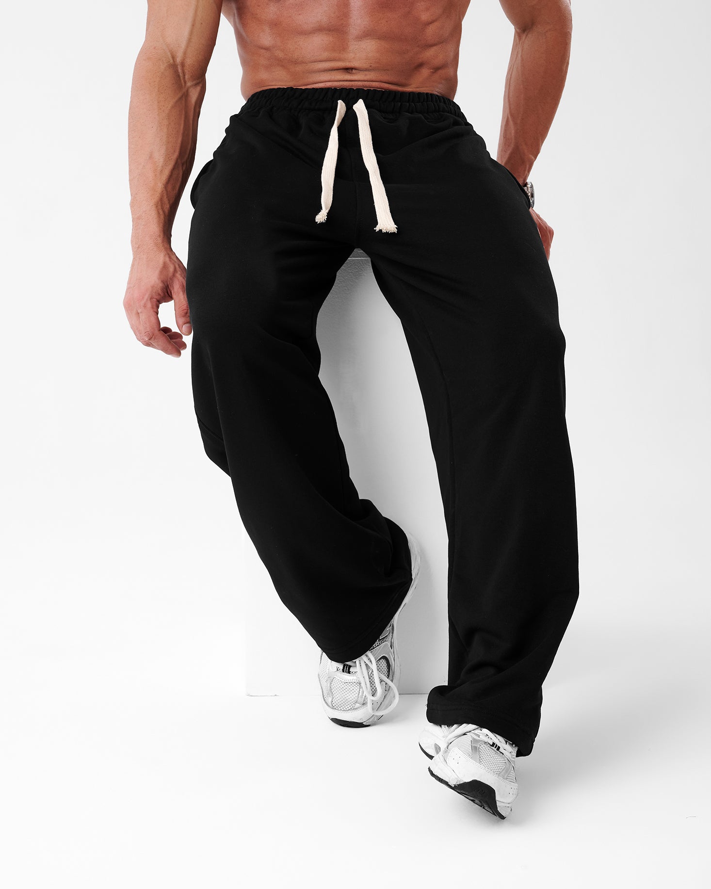 black bagy sweatpants