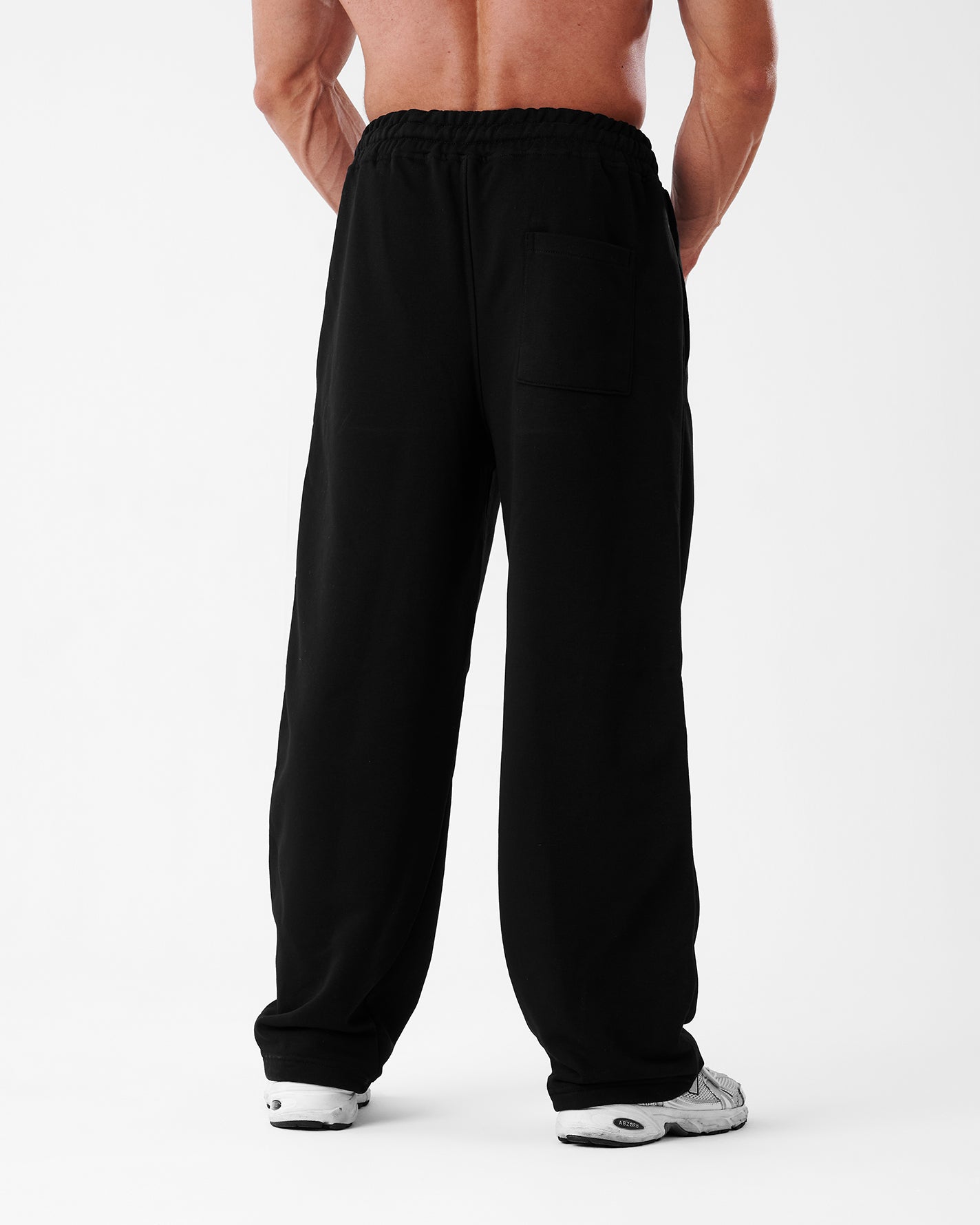 black bagy sweatpants
