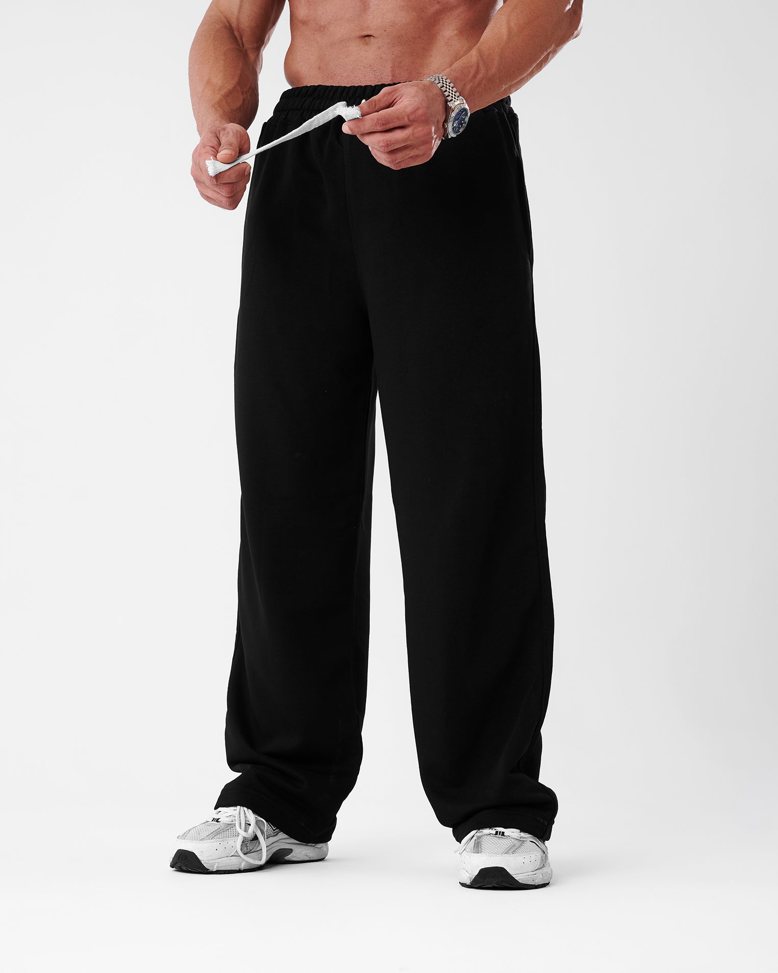 black bagy sweatpants