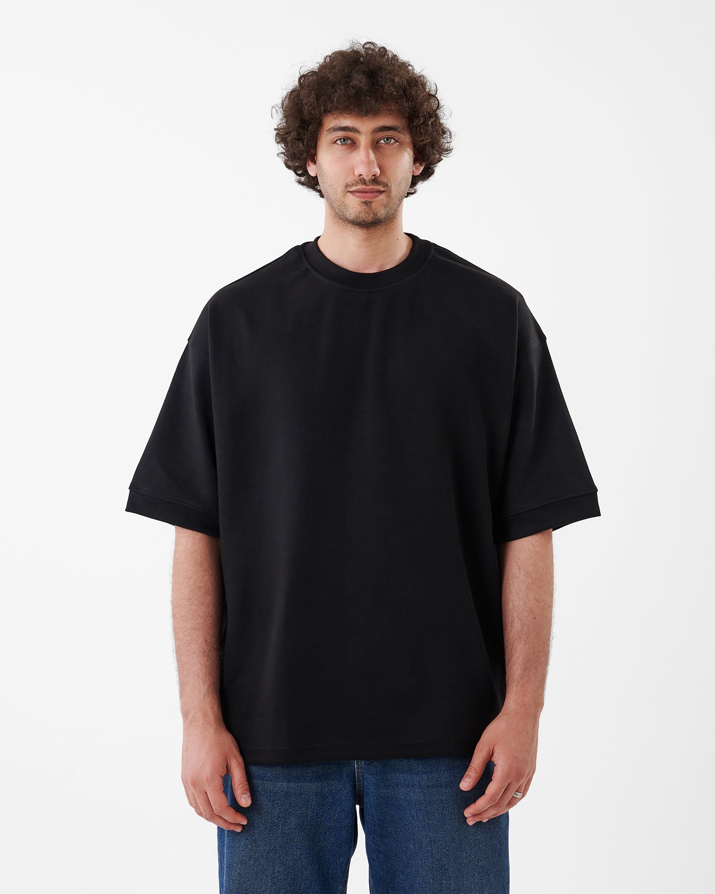 BLACK T-SHIRT OVERSIZED
