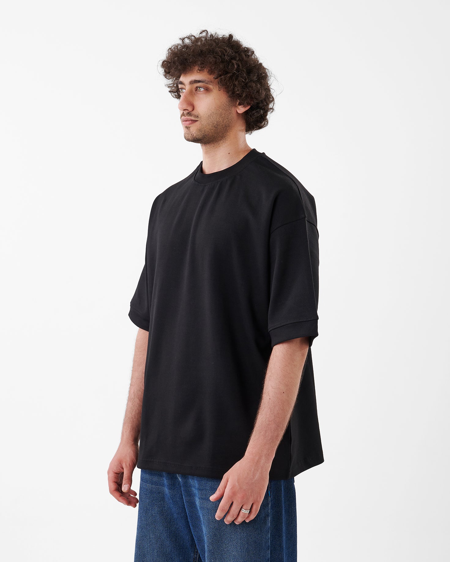 BLACK T-SHIRT OVERSIZED