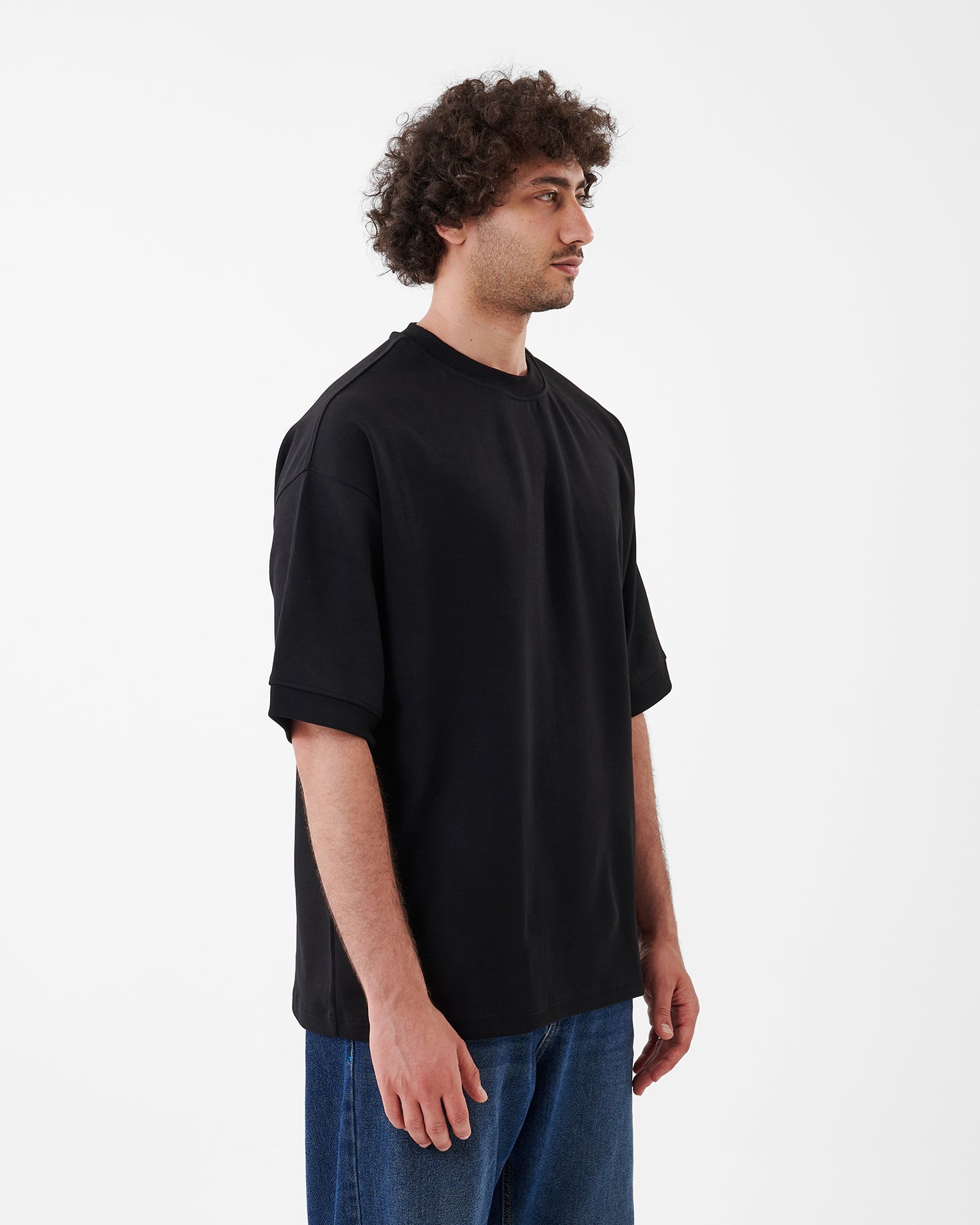 BLACK T-SHIRT OVERSIZED