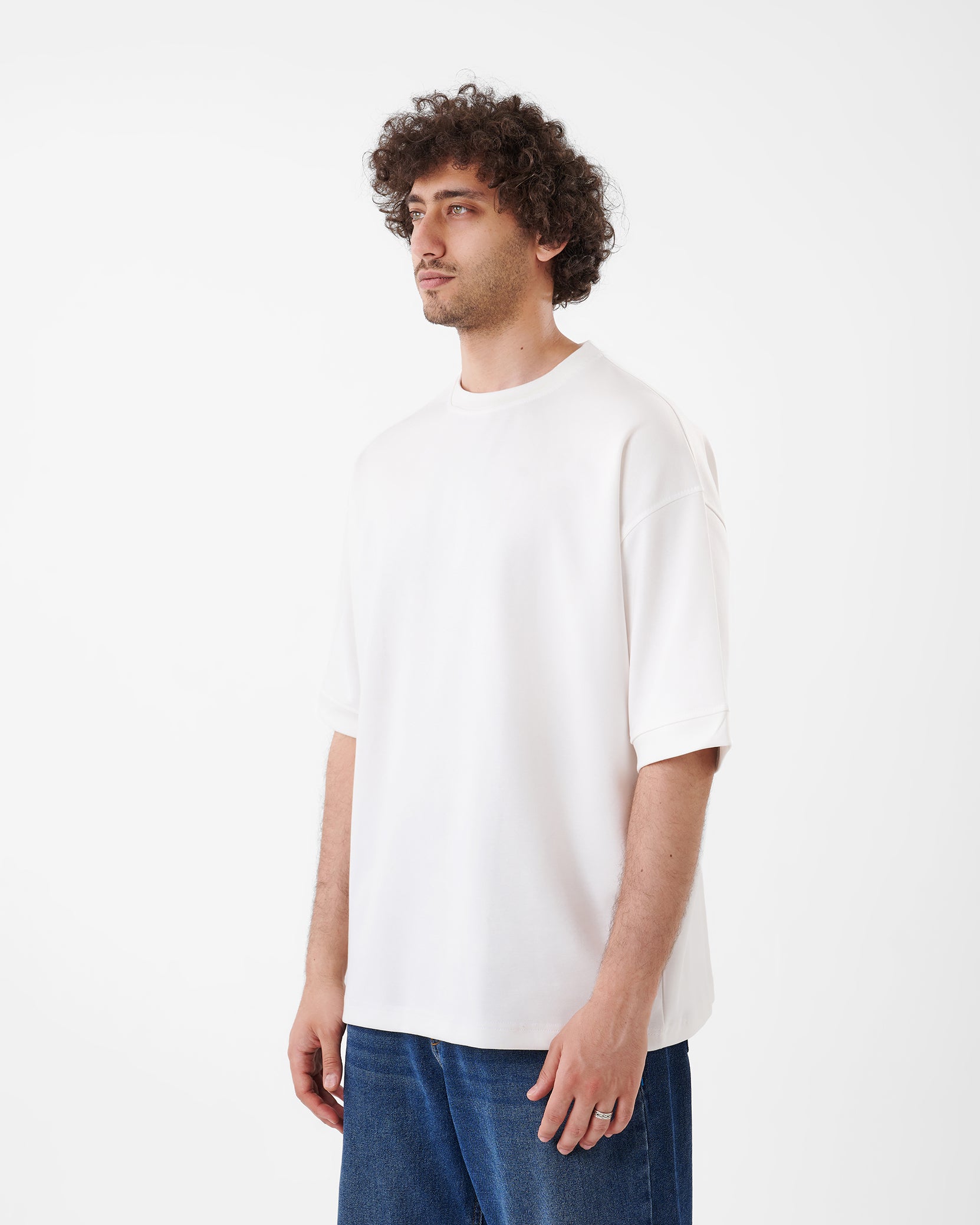 WHITE T-SHIRT OVERSIZED