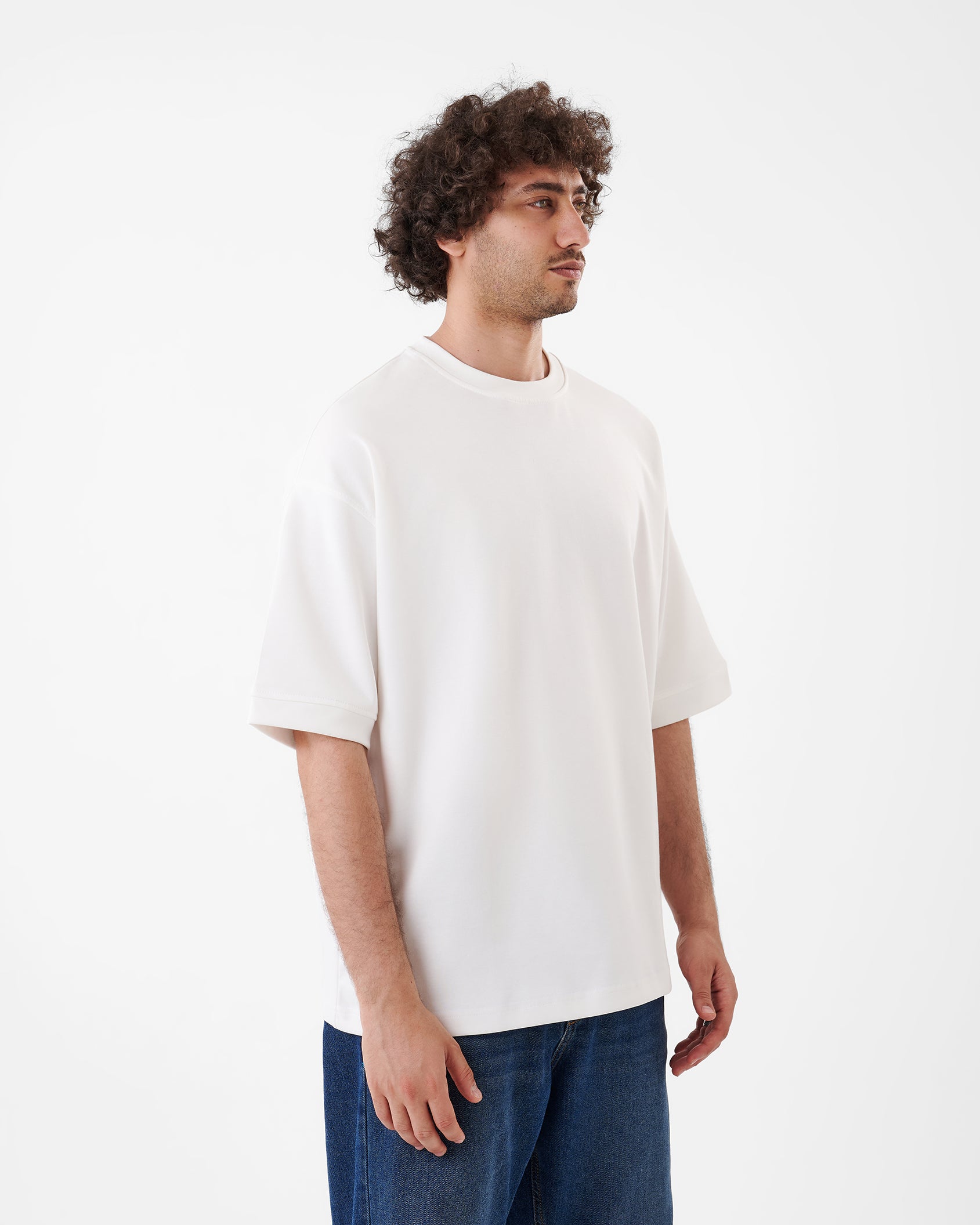 WHITE T-SHIRT OVERSIZED