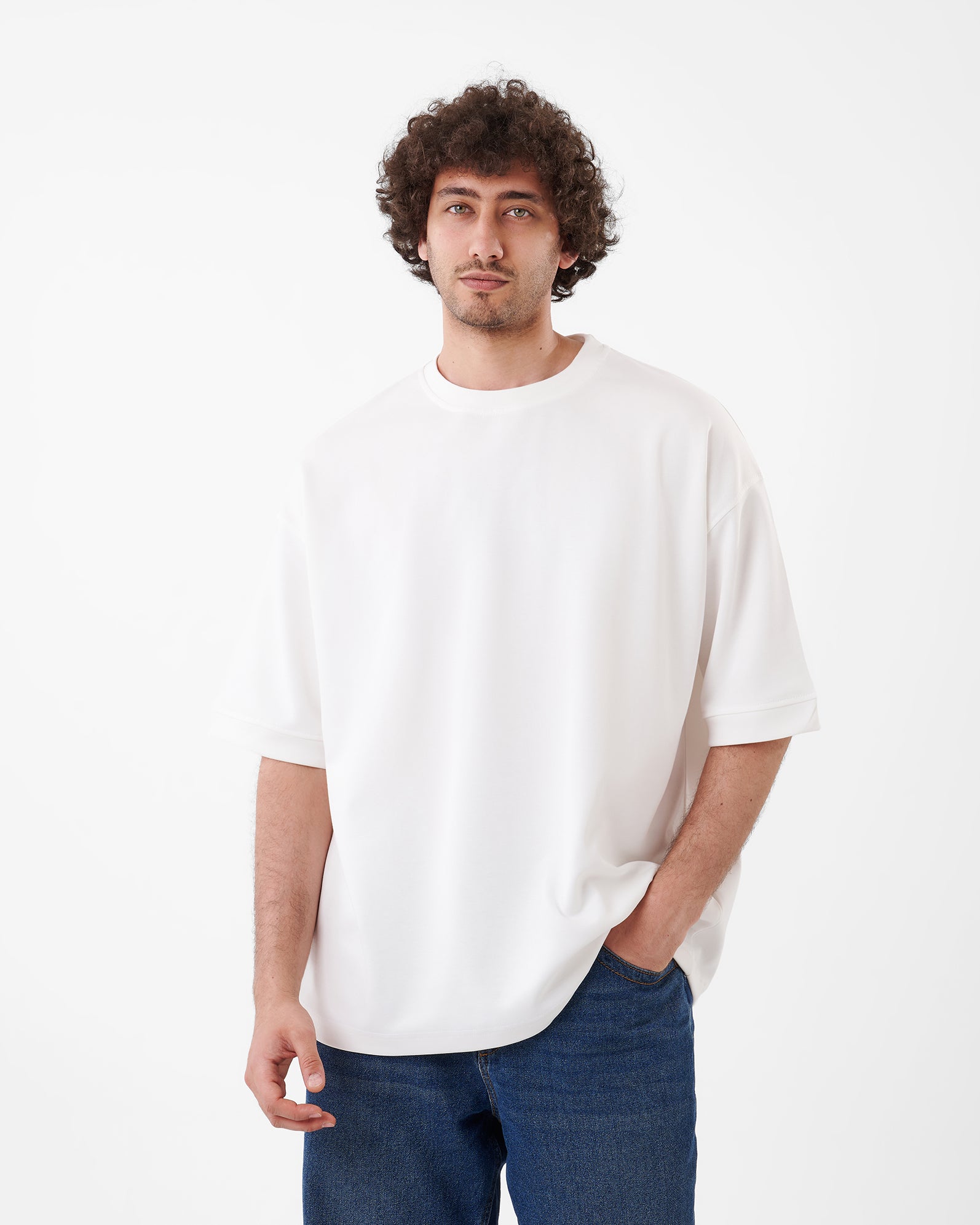 WHITE T-SHIRT OVERSIZED