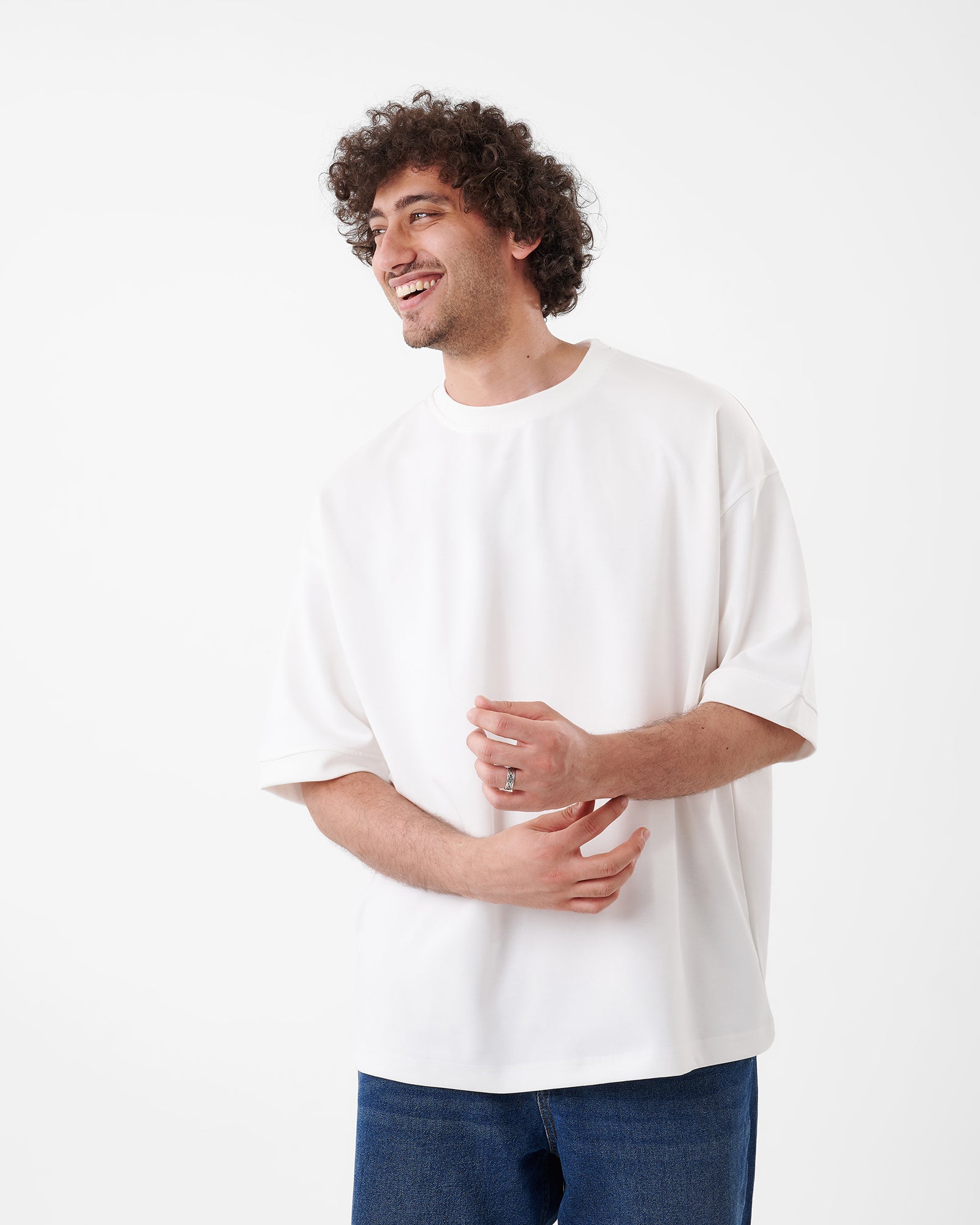 WHITE T-SHIRT OVERSIZED