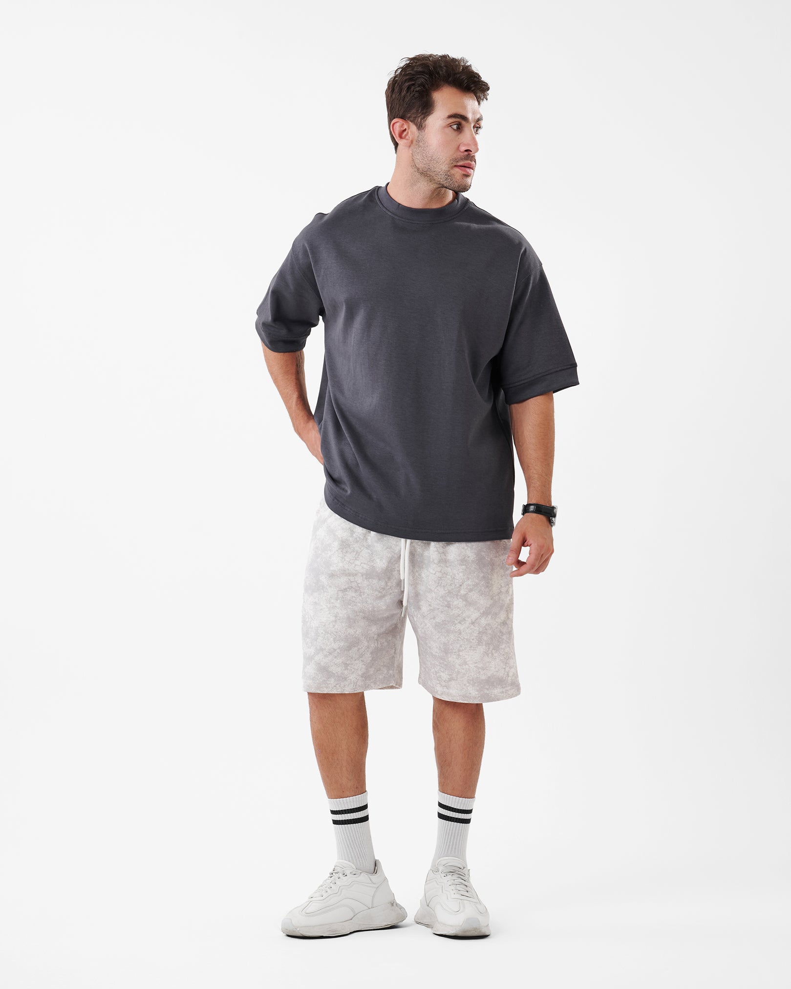 DARK GRAY T-SHIRT OVERSIZED