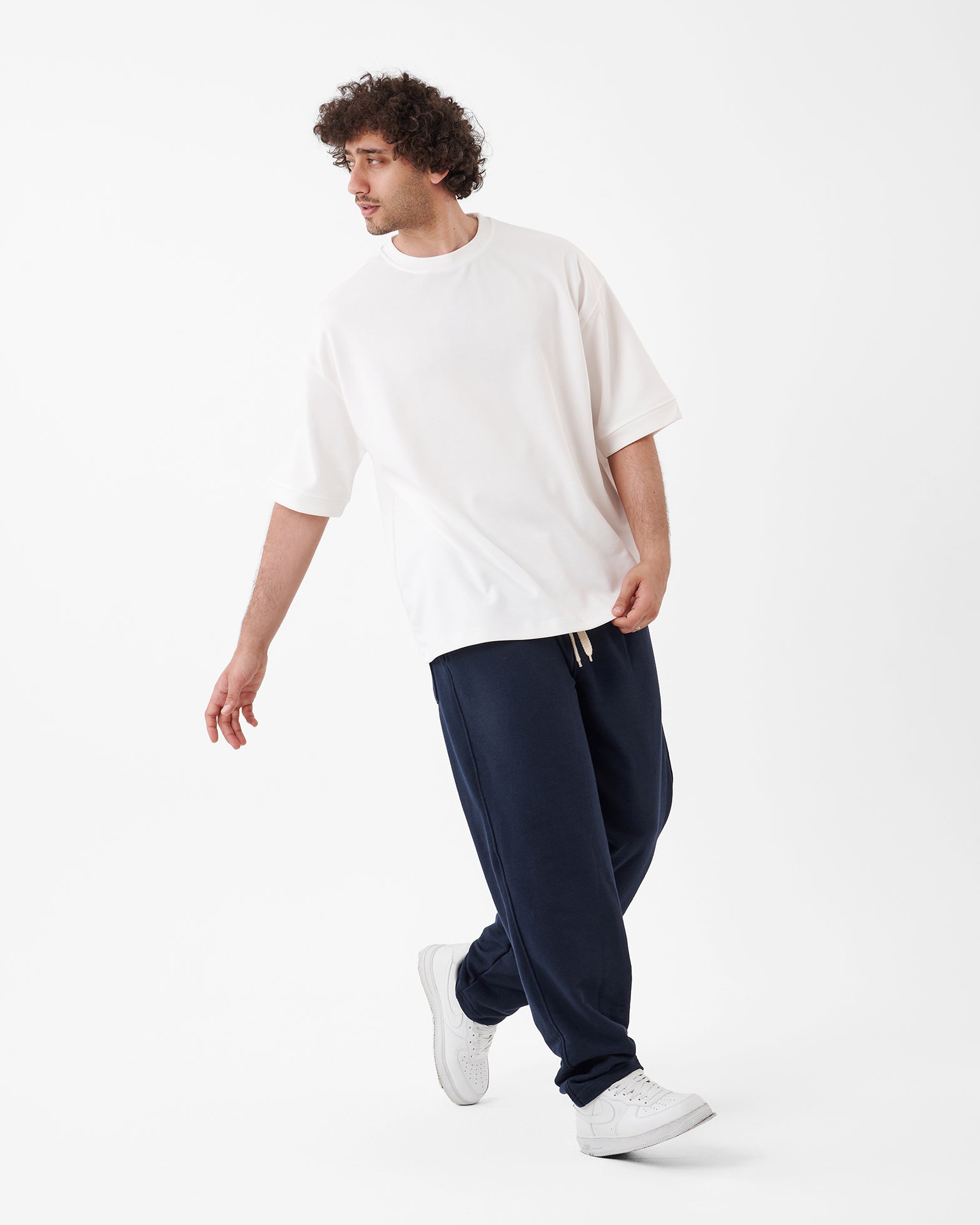 WHITE T-SHIRT OVERSIZED