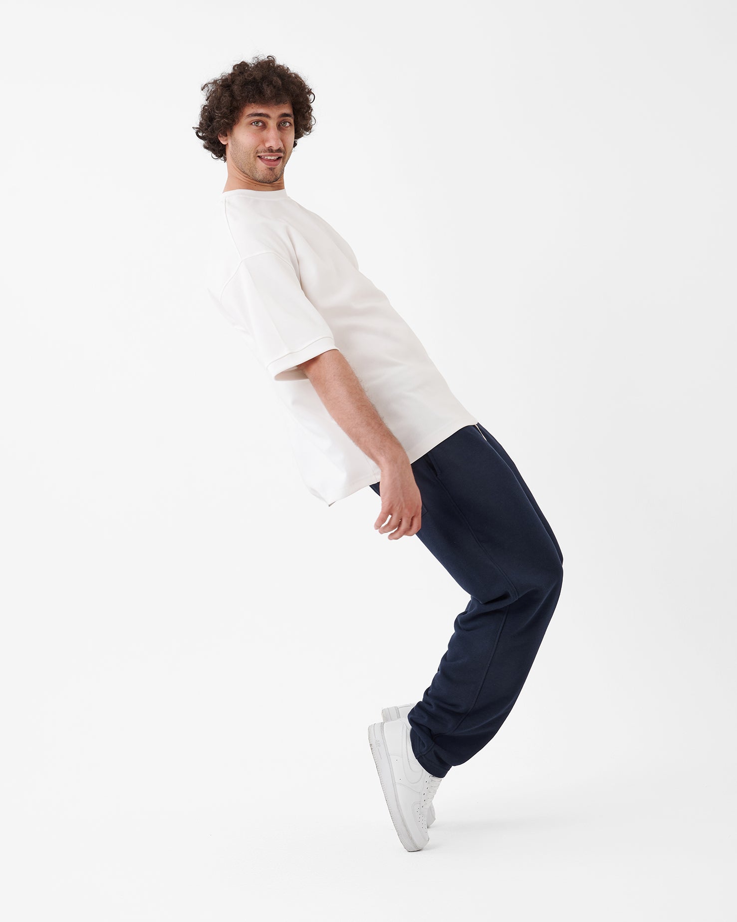WHITE T-SHIRT OVERSIZED